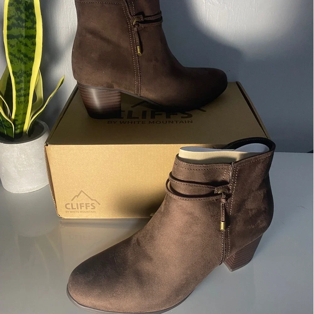 Cliffs‎ by White Mountain Brown Suede Ankle Boots Block Heel Size 7.5 - Picture 2 of 5